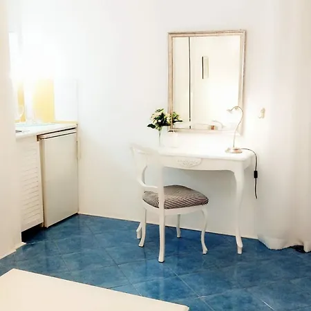 Villa Sarah Aparthotel *