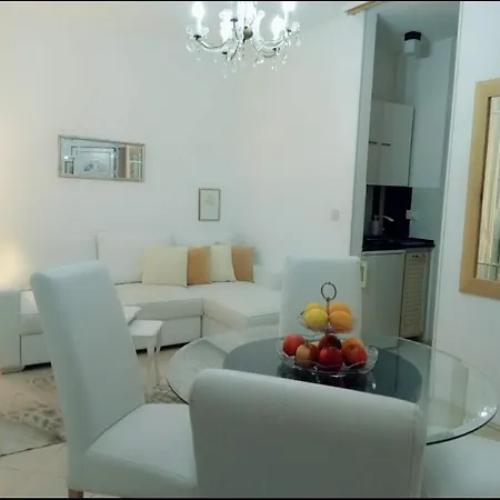 Villa Sarah 아파트호텔