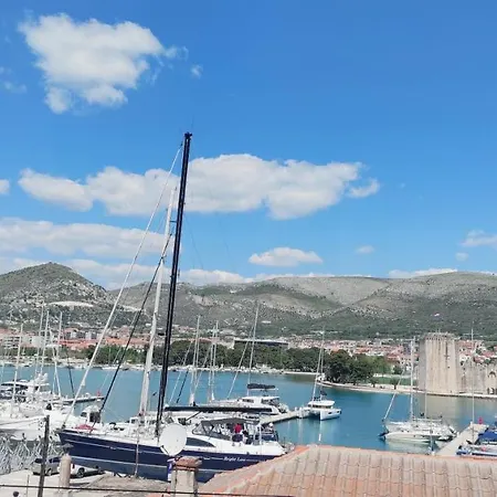 Villa Sarah Lägenhetshotell Trogir